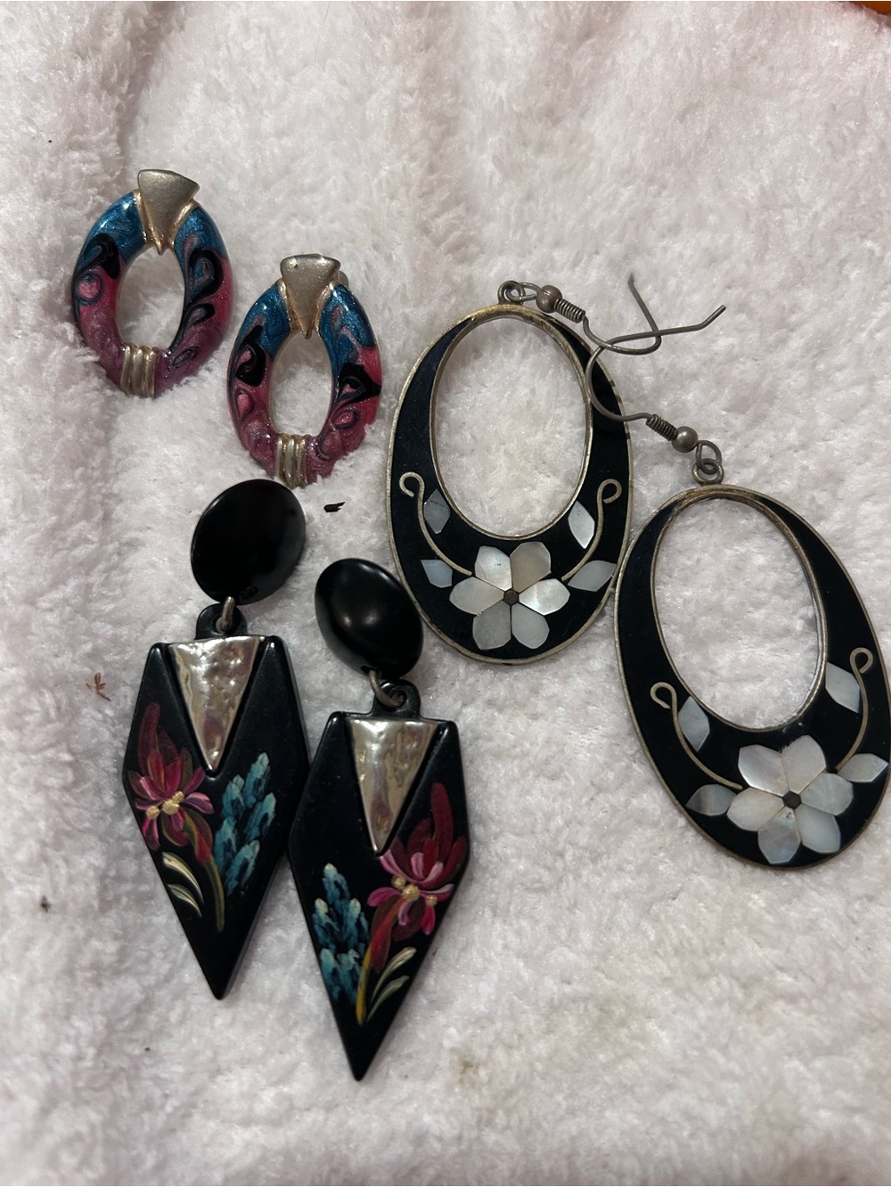 Lot of Vintage Hand-Painted Black Floral Inlay Drop Earrings - Set of 3